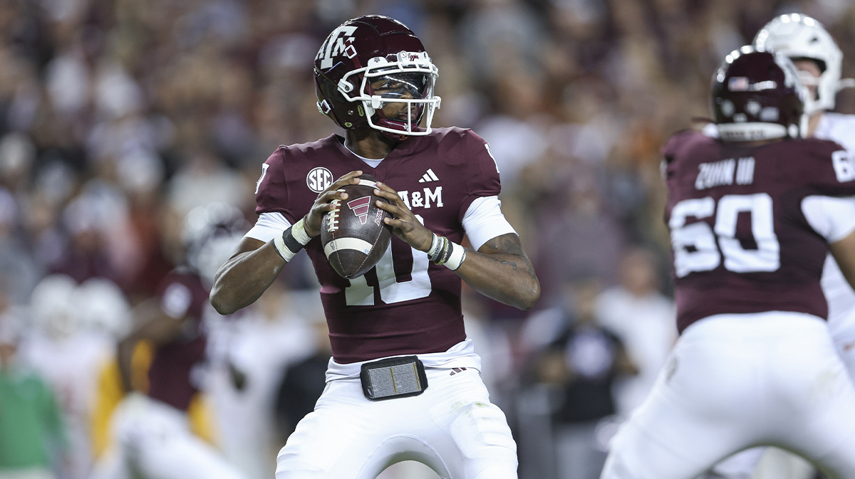 Texas A&M Aggies quarterback Marcel Reed (10) looks for an open receiver during the second quarter against the Texas Longhorns at Kyle Field.