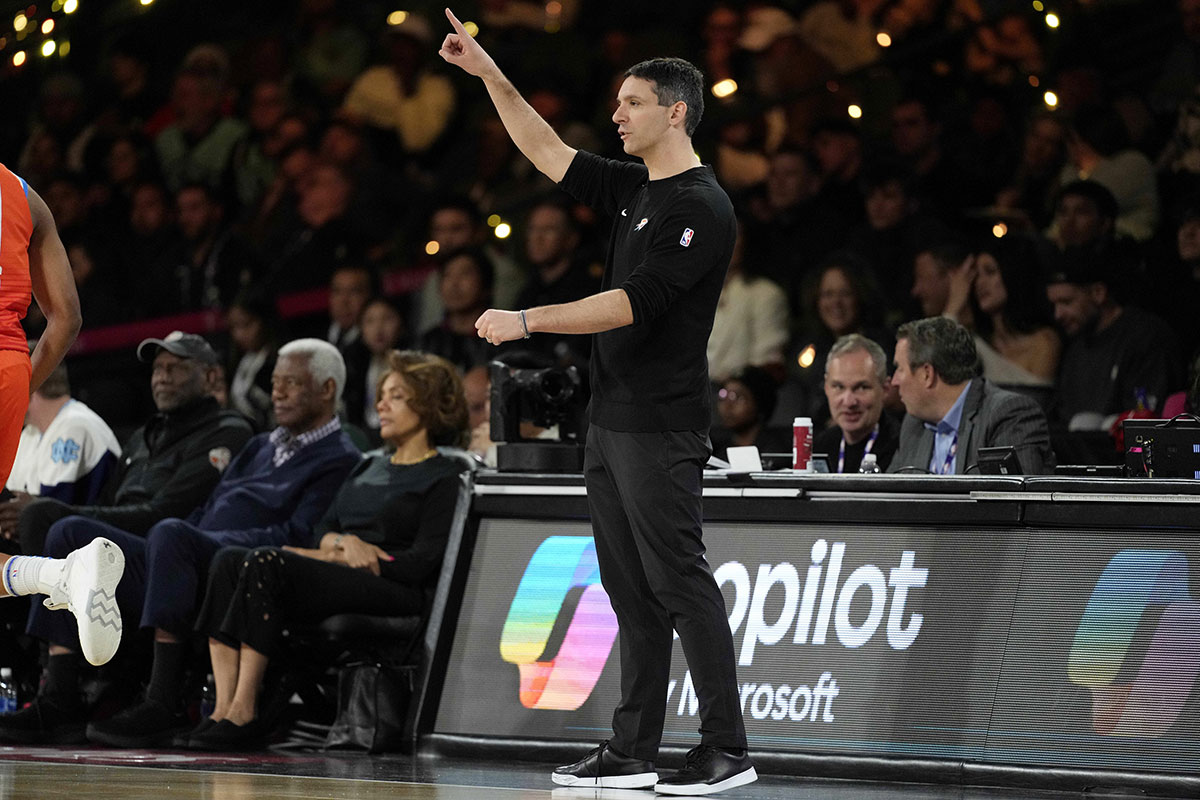 Thunder head coach Mark Daigneault watches during the third quarter against the Houston Rockets in the semifinals of the 2024 Emirates NBA Cup at T-Mobile Arena