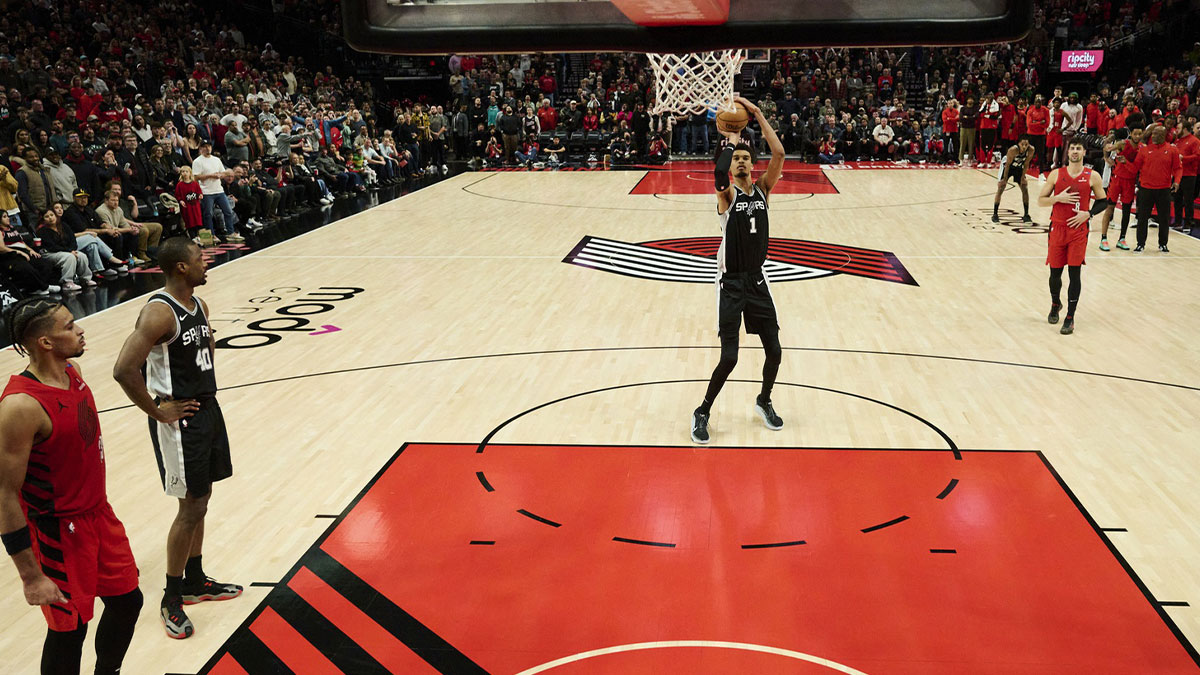 San Antonio Spurs center Victor Wembanyama (1) shoots the game winning free throws during the second half against the Portland Trail Blazers at Moda Center.