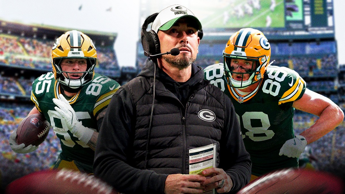 Matt LaFleur in middle with Tucker Kraft and Luke Musgrave on either side: