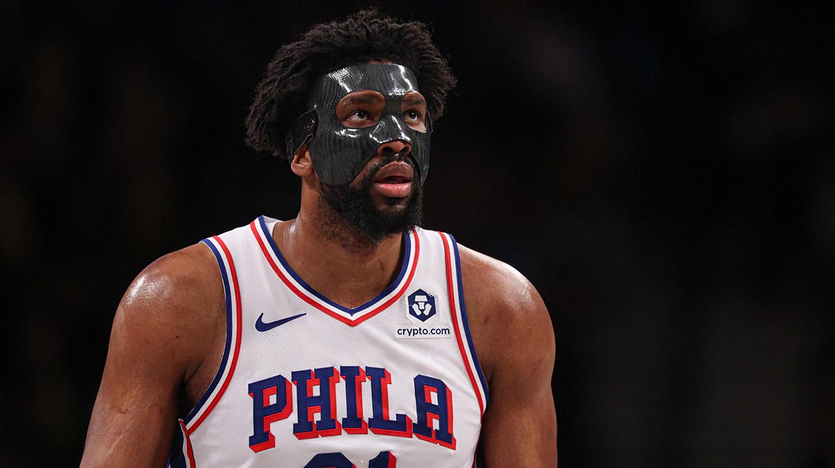 Philadelphia 76ers Center Joel EmbiId (21) raises the view during the second half against Brooklyn networks in the center of Barclays. 