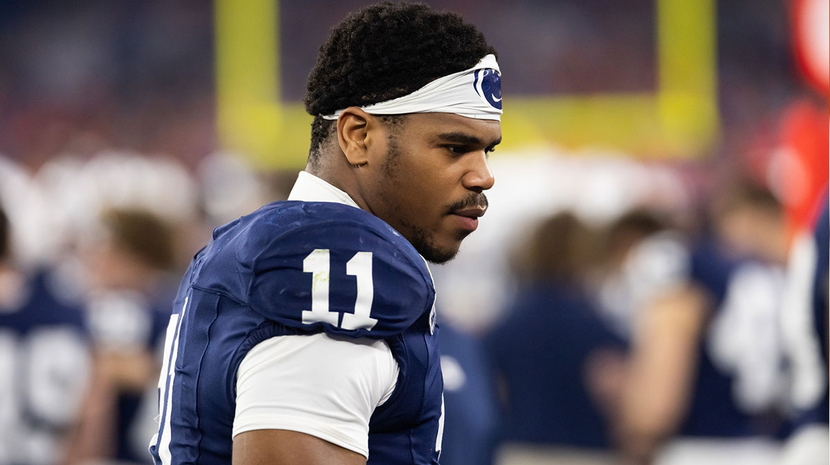 Penn State Nittany Lions defensive end Abdul Carter (11) against the Boise State Broncos in the Fiesta Bowl at State Farm Stadium.