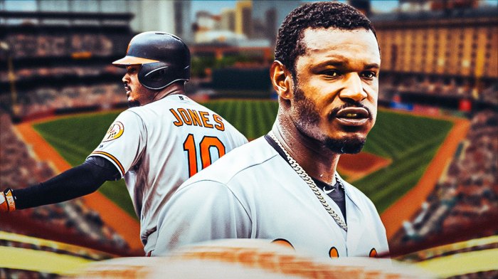 Adam Jones (Orioles) at Camden Yards