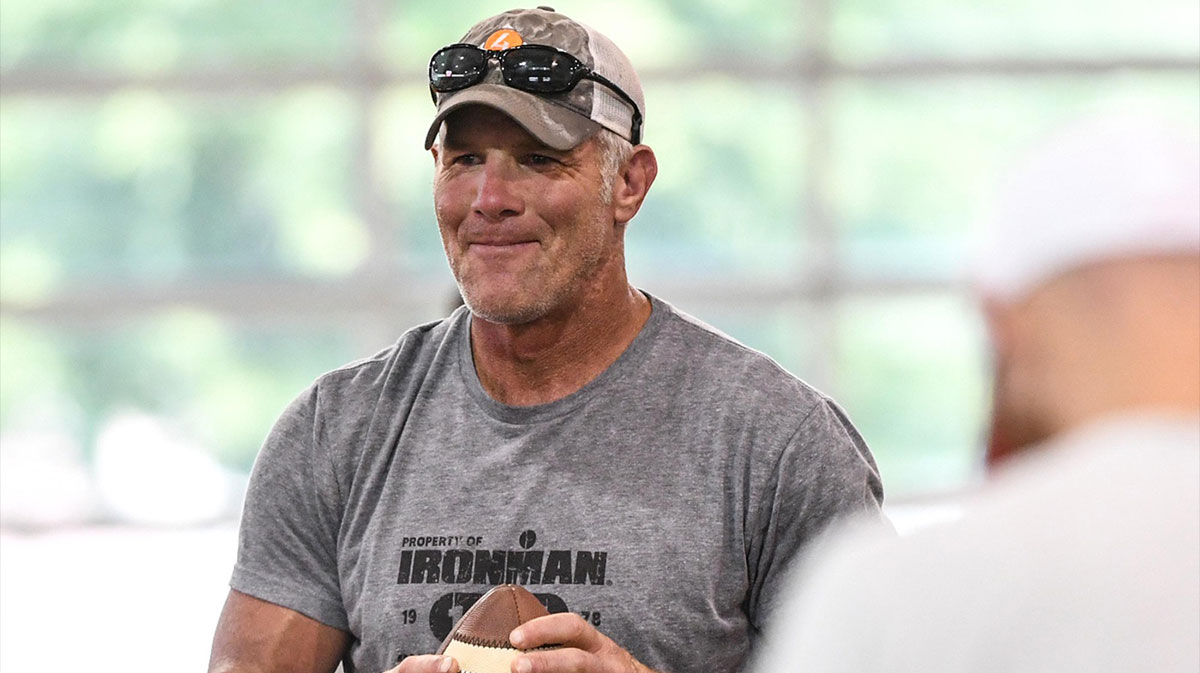 Brett Farve at a Clemson football practice in 2018.