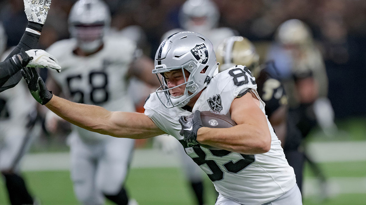 Las Vegas Raiders tight end Brock Bowers (89) runs against New Orleans Saints safety Tyrann Mathieu (32) during the third quarter at Caesars Superdome.