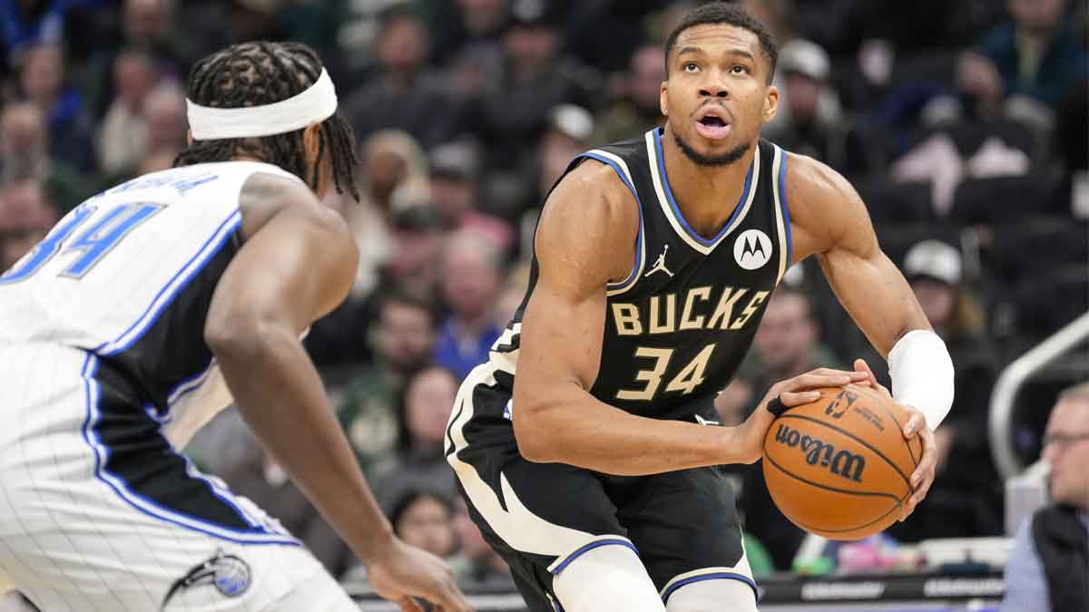 Milwaukee Bucks forward Giannis Antetokounmpo (34) during the game against =k- at Fiserv Forum. 