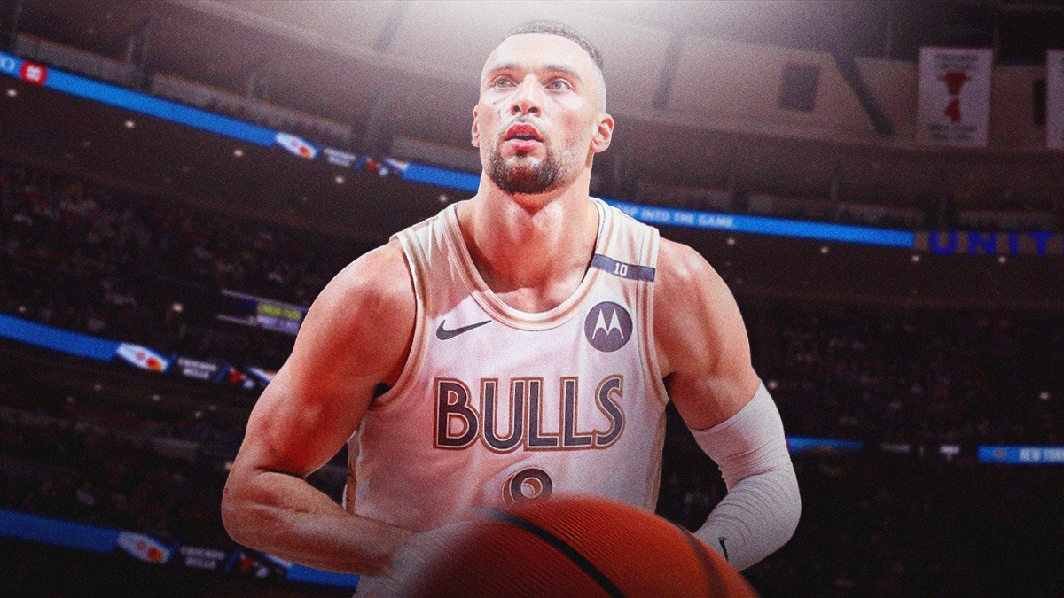 Bulls, Knicks, Zach LaVine, Bulls Knicks, Billy Donovan, Zach LaVine with Bulls arena in the background