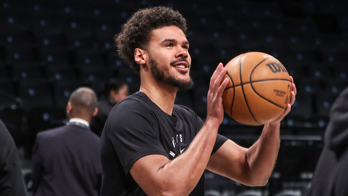 Brooklyn Networks The Netward Cameron Johnson (2) warmed before the game against New York Knicks in the center of Barclays.