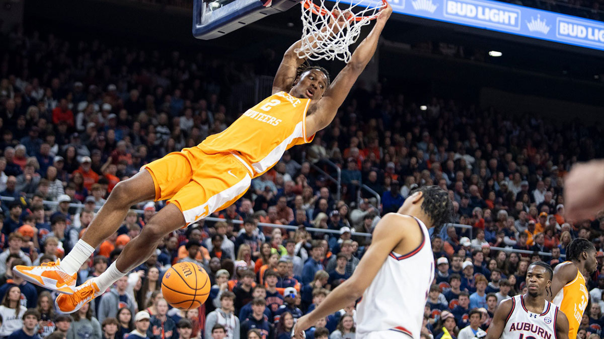 Tennessee Volunteers guard Chaz Lanier (2) dunks the ball as Auburn Tigers take on Tennessee Volunteers at Neville Arena in Auburn, Ala., on Saturday, Jan. 25, 2025. Auburn Tigers lead Tennessee Volunteers 22-20 at halftime.