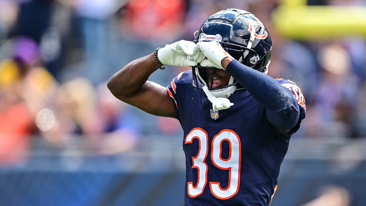 Chicago Bears cornerback Josh Blackwell (39) celebrate a defensive stop against the Cincinnati Bengals during the second quarter at Soldier Field.