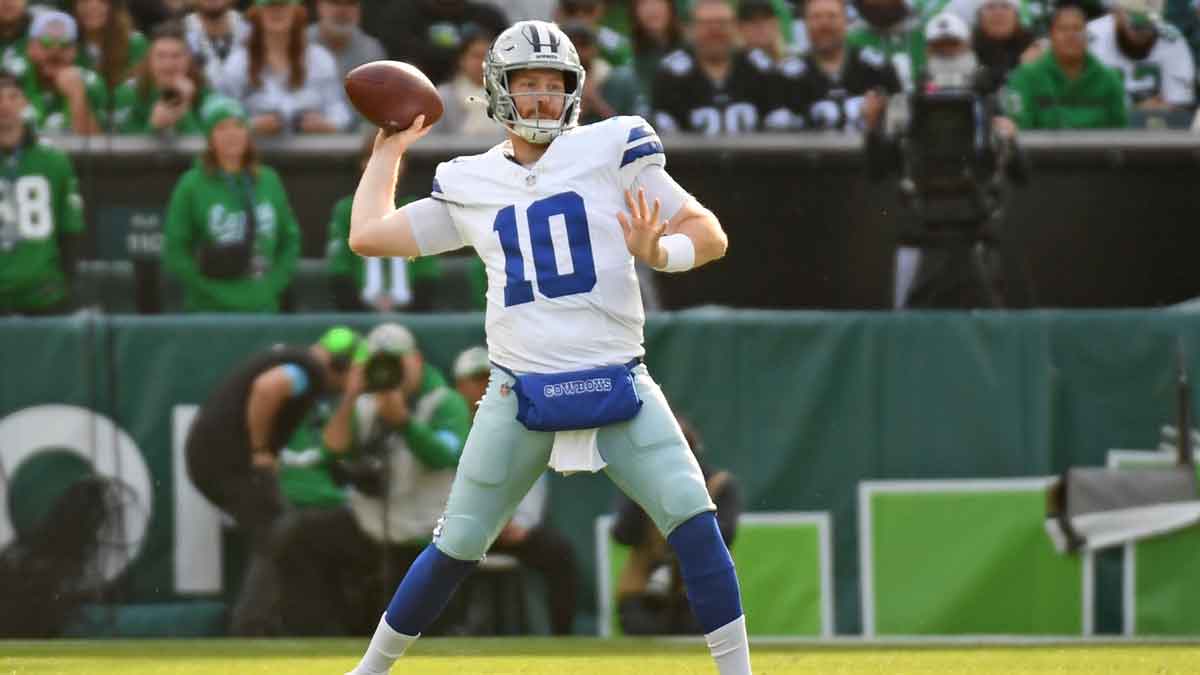 Dallas Cowboys quarterback Cooper Rush (10) throws a pass against the Philadelphia Eagles at Lincoln Financial Field.