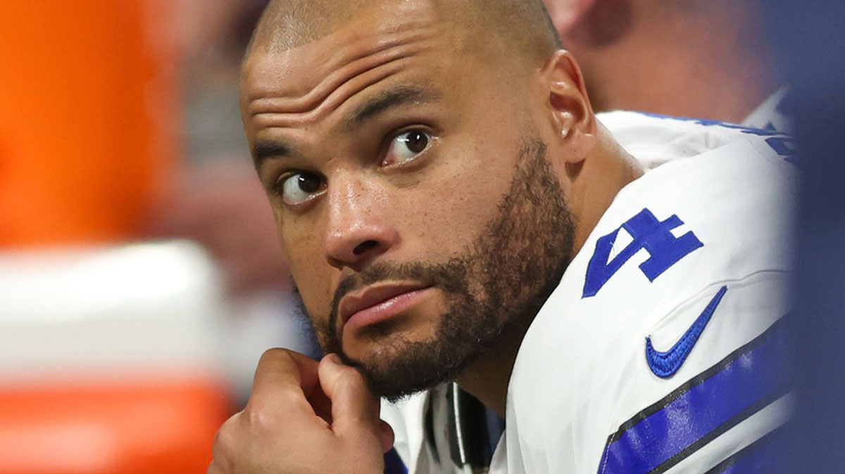 Dallas Cowboys quarterback Dak Prescott (4) is benched against the Atlanta Falcons in the fourth quarter at Mercedes-Benz Stadium. 