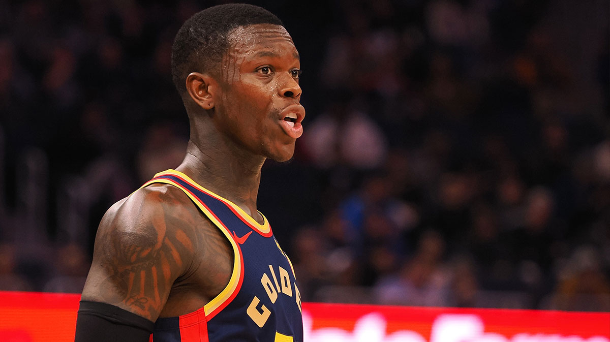 Golden State Warriors guard Dennis Schroder (71) between plays against the Chicago Bulls during the second quarter at Chase Center.