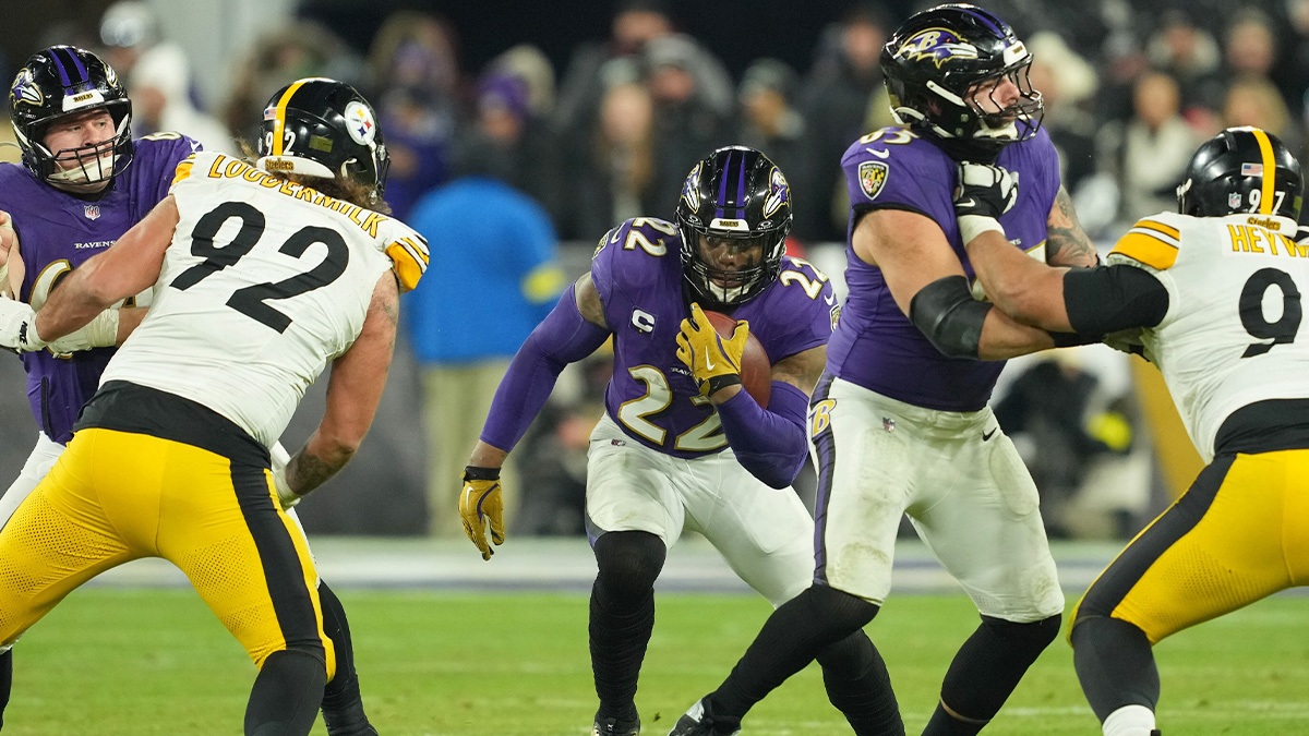 Baltimore Ravens running back Derrick Henry (22) runs against the Pittsburgh Steelers in the fourth quarter of the AFC wild card game at M&T Bank Stadium.