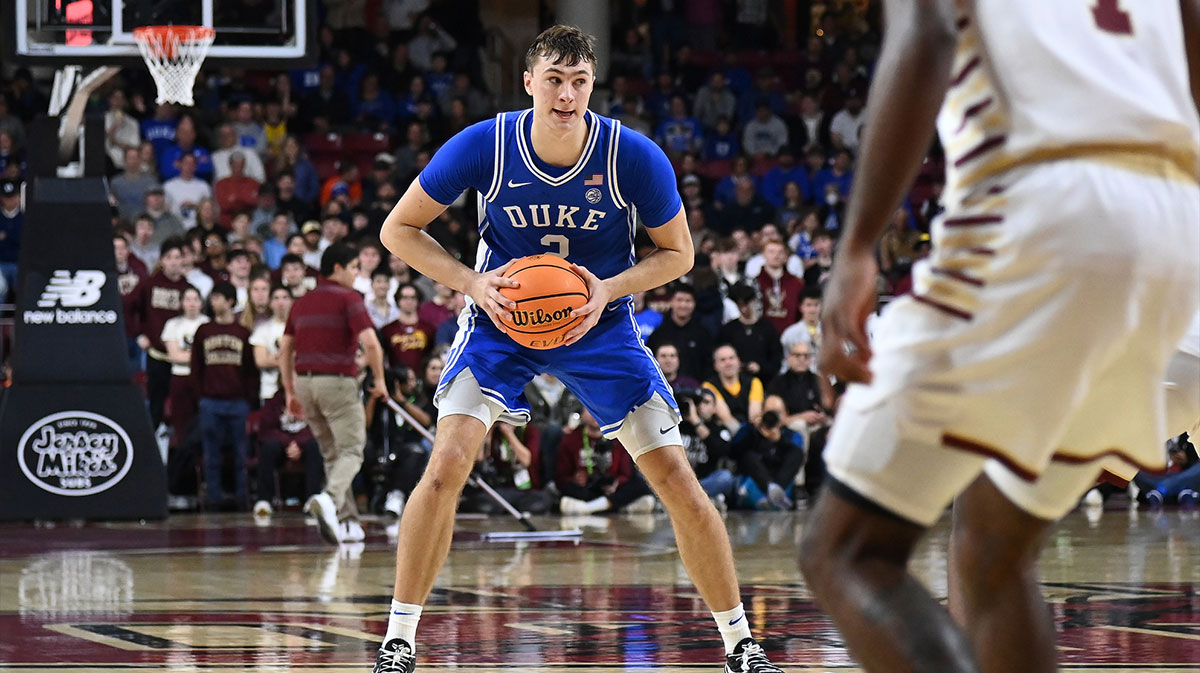 Duke Blue Devils Guard Cooper Flagg (2) It seems to pass the ball during the second half against Boston College Eagles at Contrum.