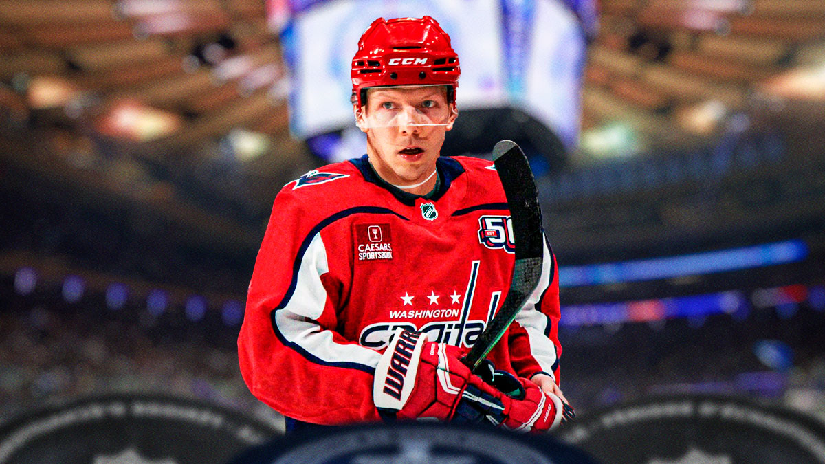 Photo: Alex Chiasson in Capitals jersey