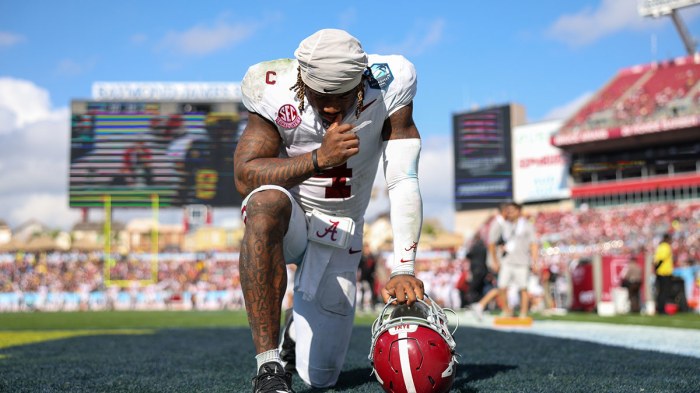 Alabama Crimson Tide quarterback Jalen Milroe (4) gets ready to play the third quarter against the Michigan Wolverines during the ReliaQuest Bowl at Raymond James Stadium.