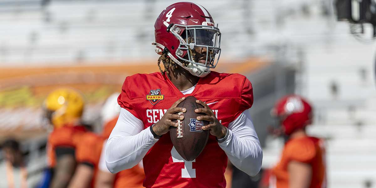 Jan 29, 2025; Mobile, AL, USA; American team quarterback Jalen Milroe of Alabama (4) warms up during Senior Bowl practice for the National team at Hancock Whitney Stadium. Mandatory Credit: Vasha Hunt-Imagn Images