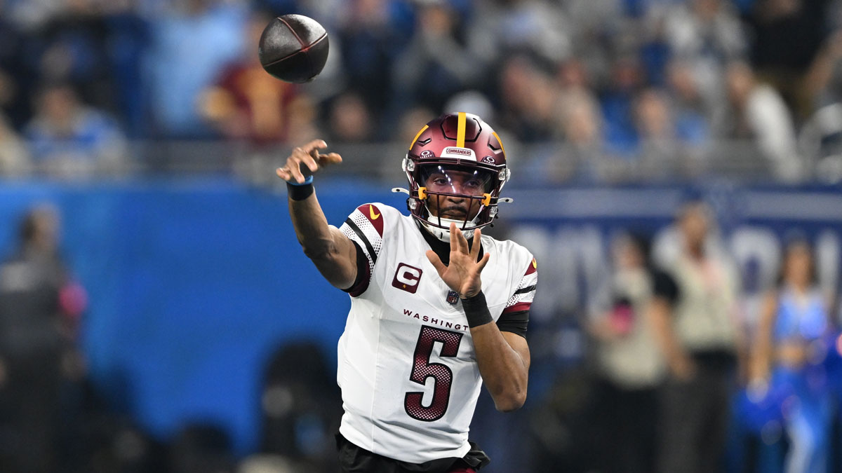 Washington Quarterback Jaiden Daniels (5) throws the passage during the first quarter against Detroit Lions in a round game from the NFC Divisional at Ford.