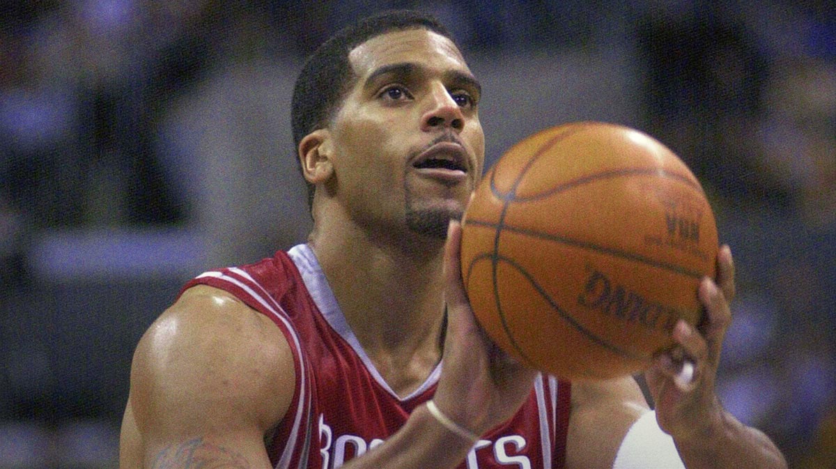 Houston Rockets forward Jim Jackson (21) shoots a free throw against the Los Angeles Lakers at the Staples Center. The Rockets defeated the Lakers 99-87.