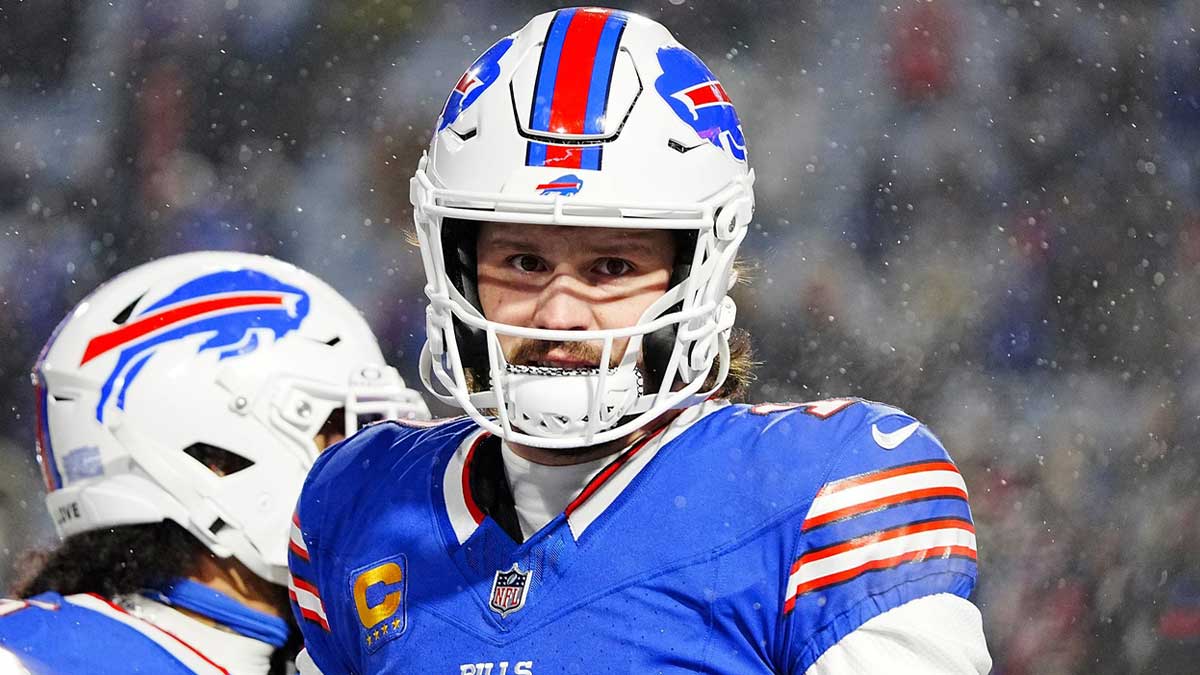 布法罗（Buffalo）的四分卫乔什·艾伦（Josh Allen）在2025年1月19日在果园公园的Highmark体育场对阵巴尔的摩乌鸦队（Baltimore Ravens）之前就对巴尔的摩乌鸦队进行了分区比赛。