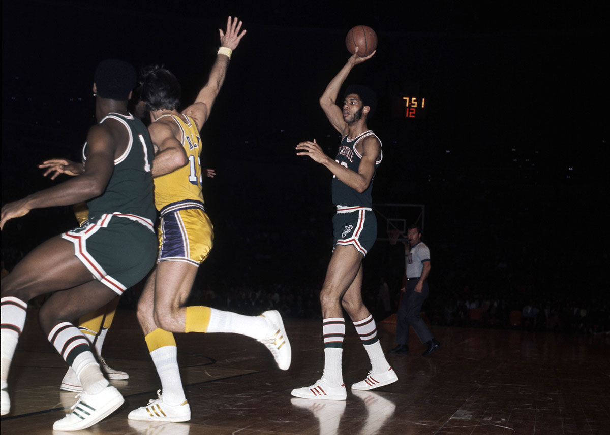 Kareem Abdul Jabbar Bucks Lou Alcindor