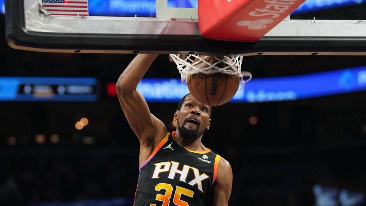 Phoenix Suns forward, Kevin Durant (35) Dunks against Minnesota Timbervolves during the first half of the game four in the first round of the playoffs in the footprint center.