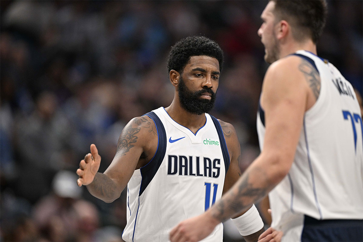 Dallas Mavericks Guard Kirie Irving (11) Enter the game to replace Guard Luke Doncic (77) during the second half against Orlando magic to the center of American Airlines.