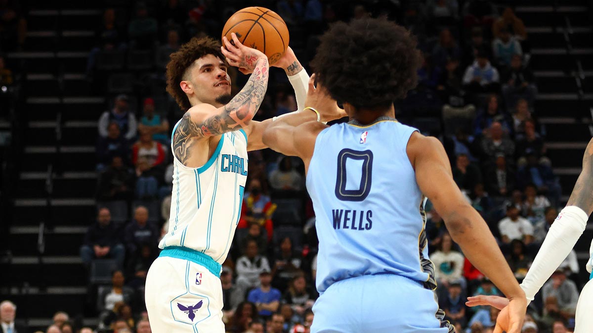 Charlotte Hornets Guard Lamelo Ball (1) Record for three as Memphis Grizzlies Next Jailen Wells (0) prohibited during the second quarter in FedExforum.