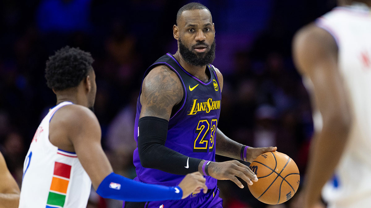 Los Angeles Lakers forward LeBron James (23) controls the ball against the Philadelphia 76ers at Wells Fargo Center. 