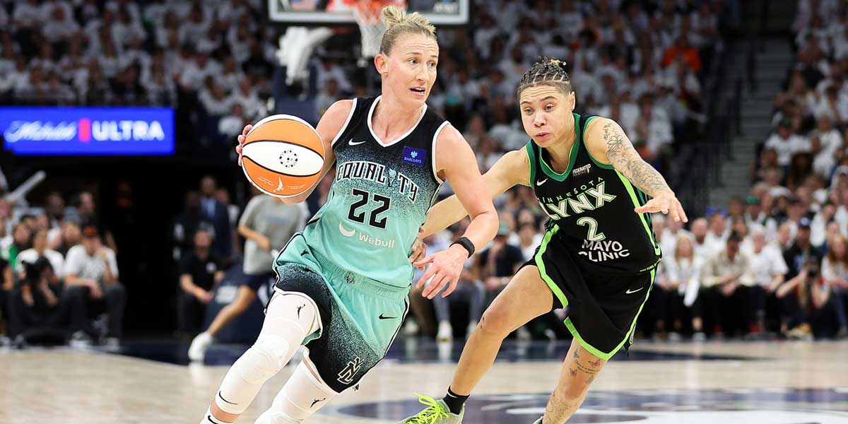 Sky eyeing Liberty’s Courtney Vandersloot in reunion
