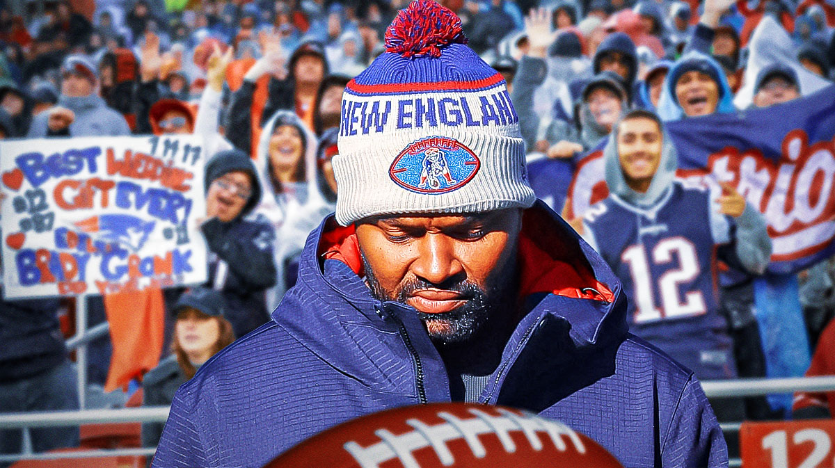 Patriots Jerod Mayo with Patriots fans yelling at him