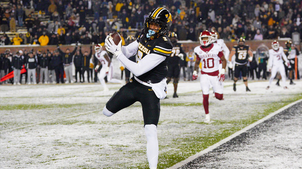 Missouri Tigers wide receiver Luther Burden III (3) catches a pass for a two point conversion against the Arkansas Razorbacks during the second half at Faurot Field at Memorial Stadium. 