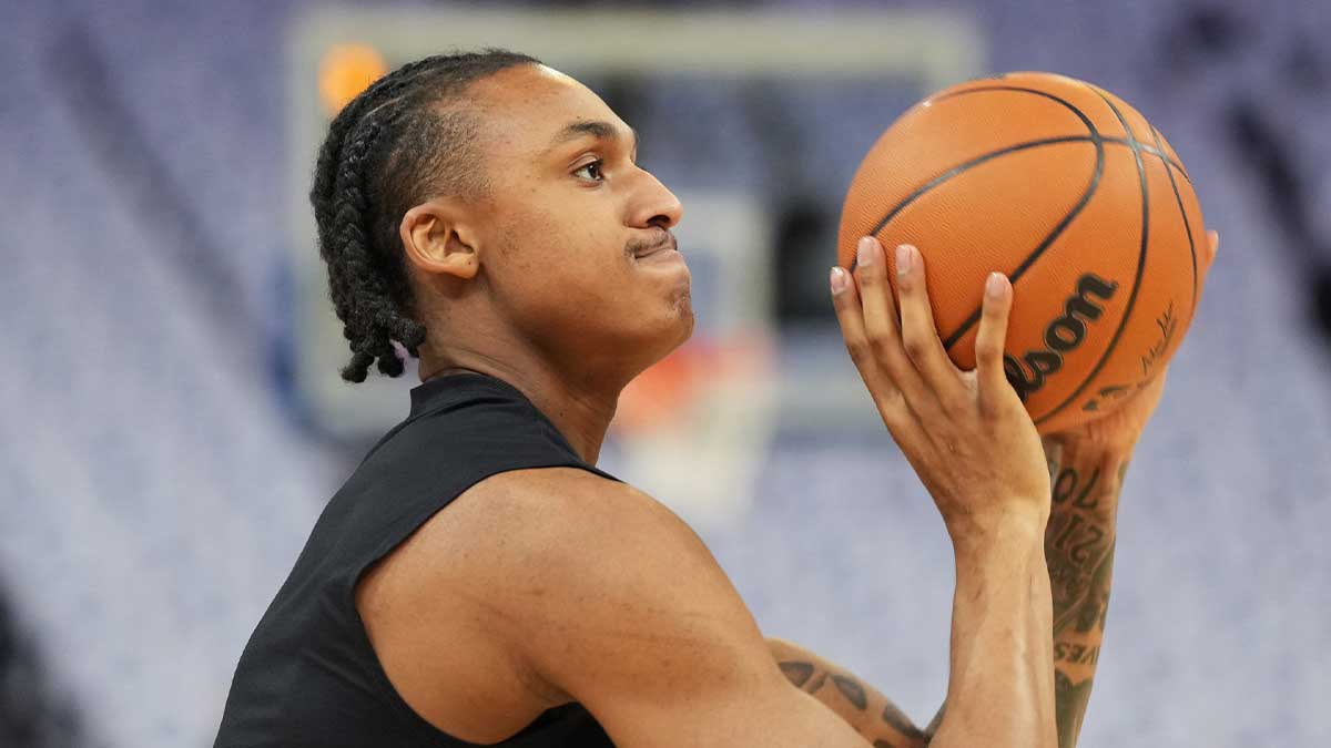 Los Angeles Lakers forward Maxwell Lewis (20) warms up before the game against the Golden State Warriors at Chase Center.