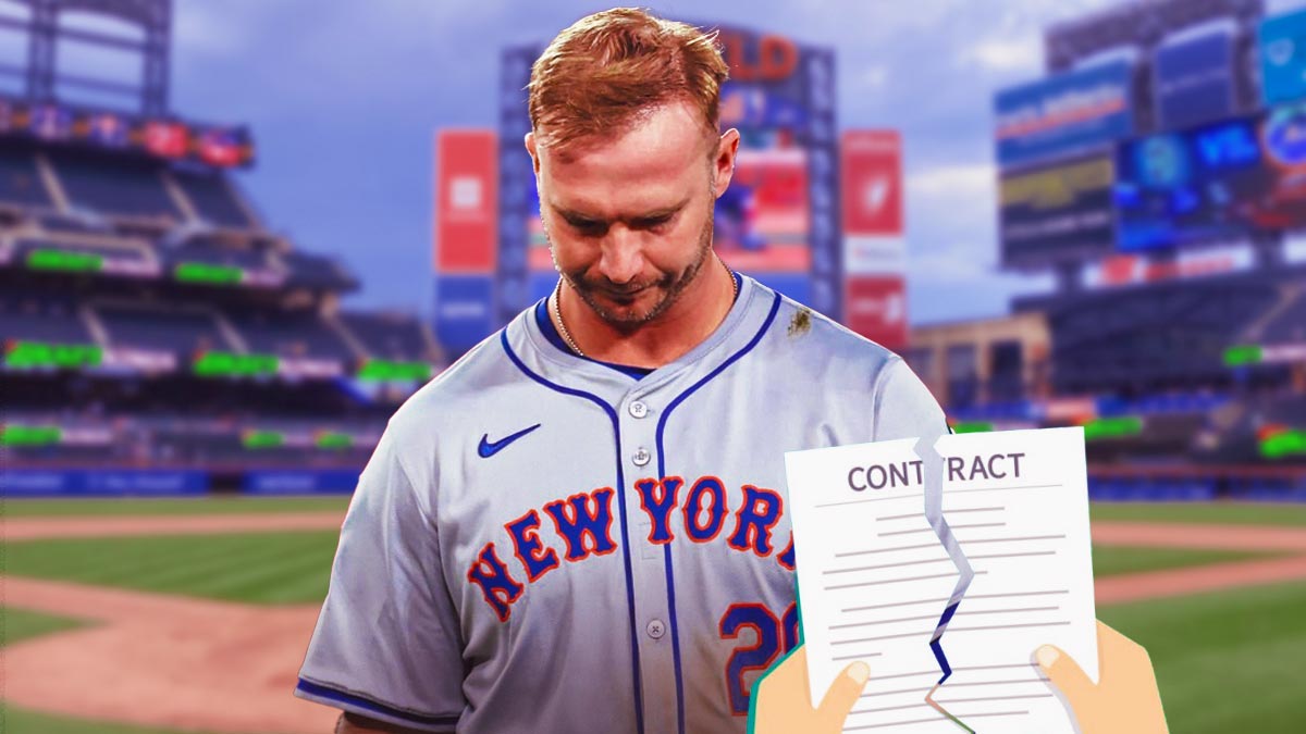 Mets' Pete Alonso with a contract being ripped in half next to him