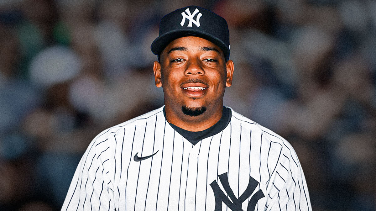 Dominic Smith in Yankees jersey