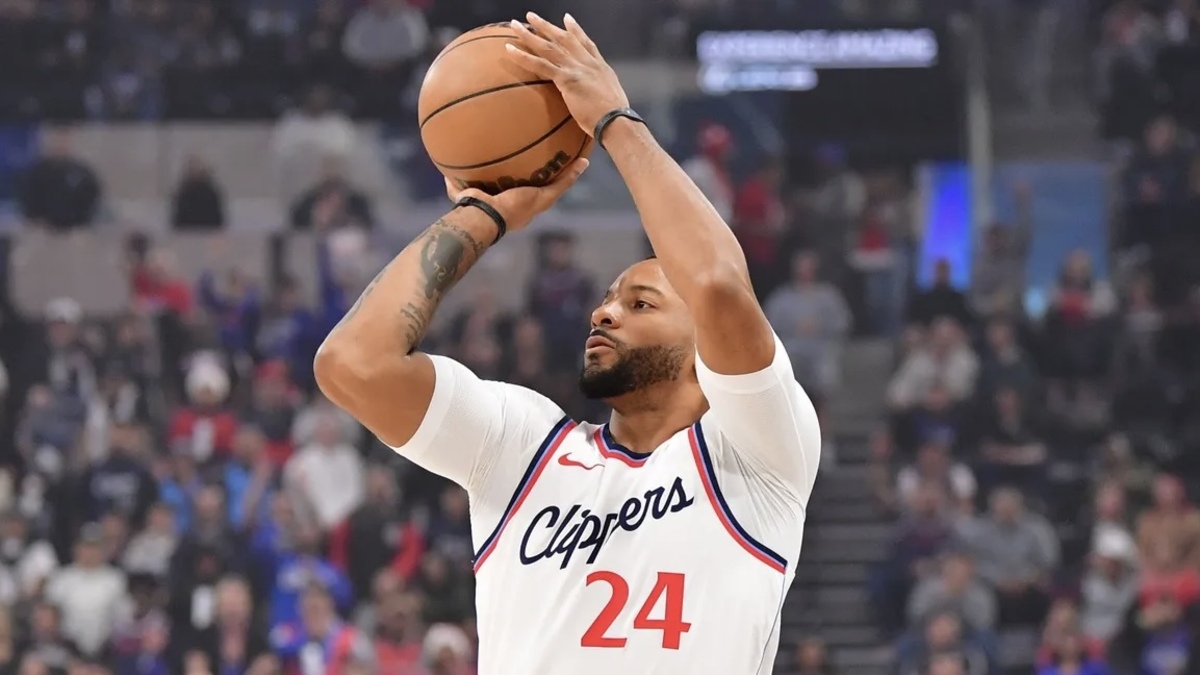 Clippers Los Angeles Guard Norman Powell (24) shoot against Nugget Denver during the first half of the Intuit Dome.