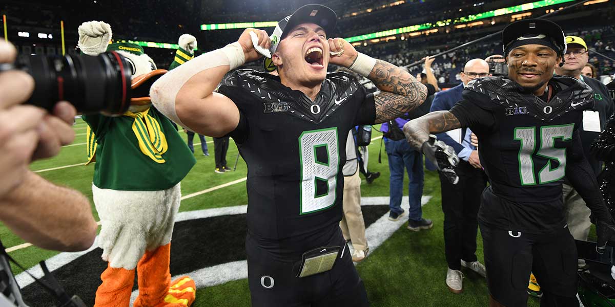 Oregon quarterback Dillon Gabriel