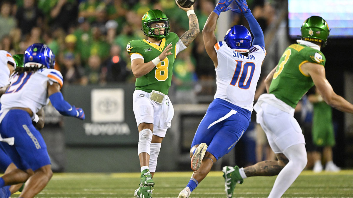 Oregon football accused of tampering by former Boise State coach