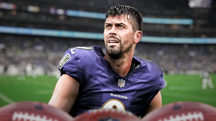 Justin Tucker in a Ravens jersey.