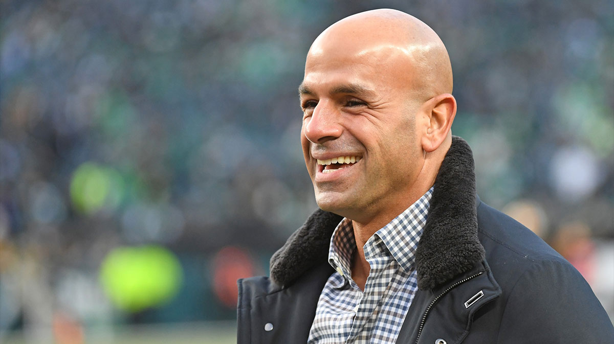 Jan 12, 2025; Philadelphia, Pennsylvania, USA; Green Bay Packers offensive consultant Robert Saleh on the sidelines during warmups against the Philadelphia Eagles in an NFC wild card game at Lincoln Financial Field.