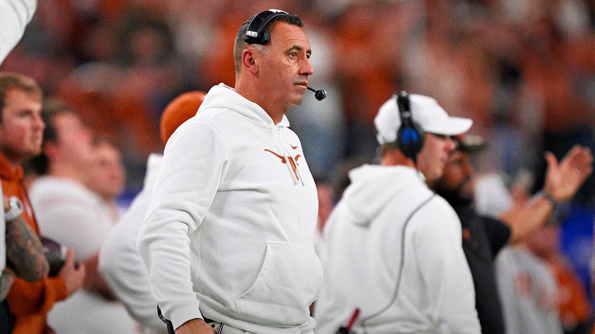 Texas Longhorns head coach Steve Sarkisian during the game between the Texas Longhorns and the Ohio State Buckeyes at AT&T Stadium.