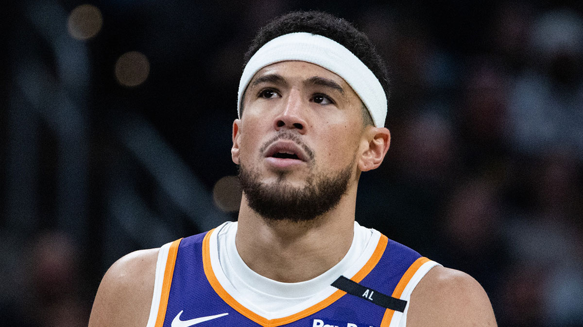 Phoenix Suns guard Devin Booker (1) reacts in the first half against the Indiana Pacers at Gainbridge Fieldhouse.
