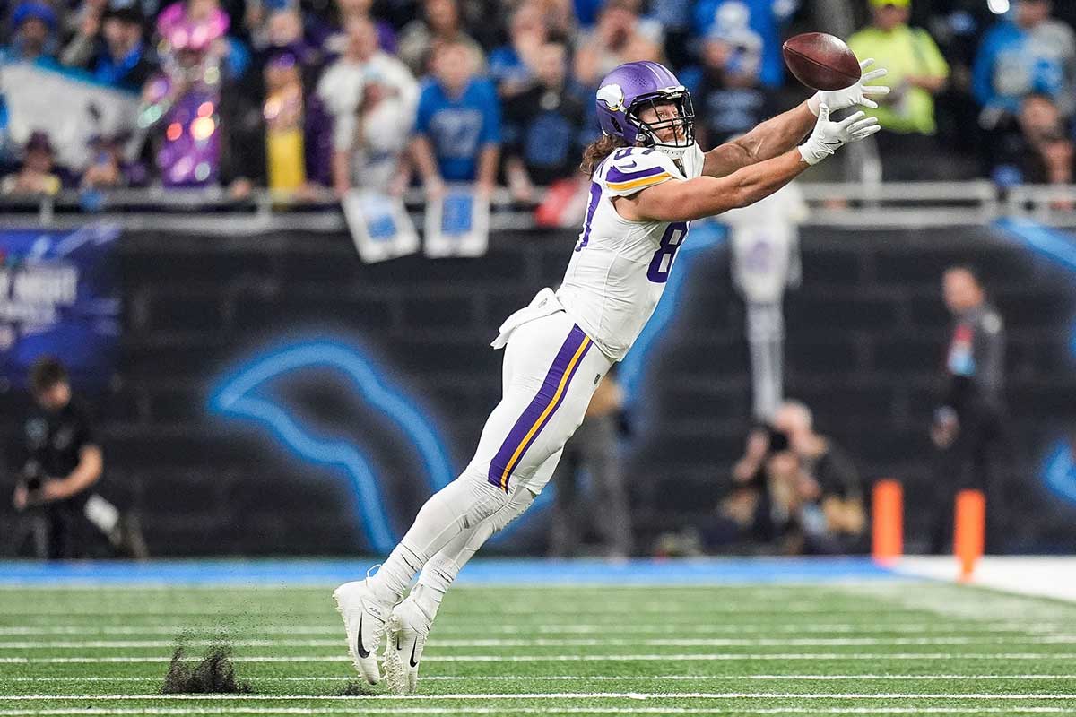 Minnesota Vikings tight end T.J. Hockenson (87) tries to catch a pass against Detroit Lions during the first half at Ford Field in Detroit on Sunday, Jan. 5, 2025.