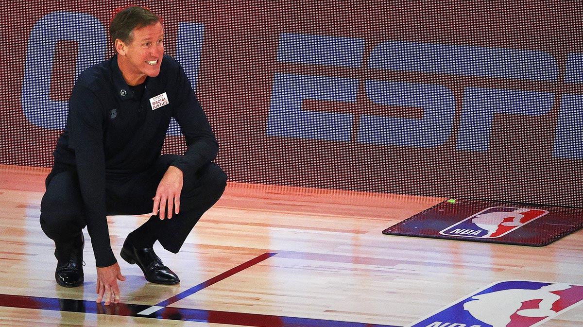 Terry Stotts of the Portland Trail Blazer is looking at Memphis Grizzlies during the fourth quarter in the Western Conference Play-in game one on the field.