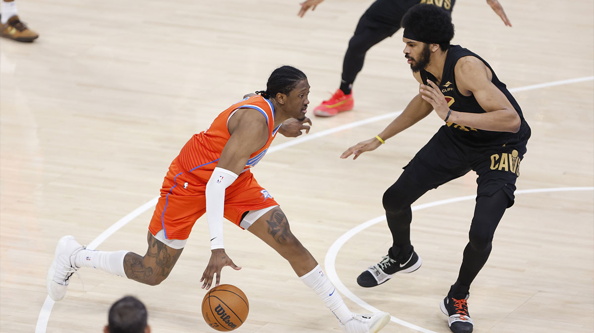 Forward Jalen Williams (8) drives down the court against Cleveland Cavaliers center Jarrett Allen (31) during the fourth quarter at Pike Center