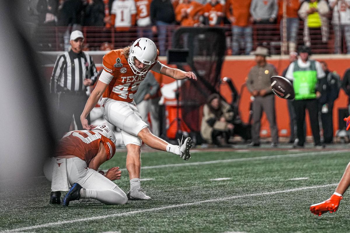 Texas Longhorns kicker Bert Auburn (45) kicks an extra point during the game against Clemson in the first round of the College Football Playoffs