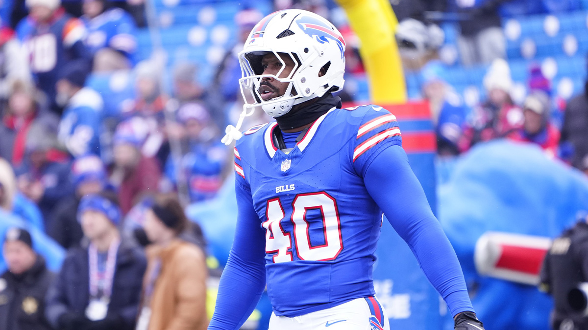 布法罗比尔·比尔斯（Buffalo Bills）后卫冯·米勒（Von Miller）（40岁）在与丹佛野马队的比赛中在Highmark Stadium的AFC Wild Card比赛中进行了比赛。