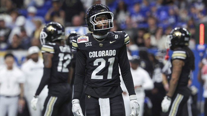 Colorado Buffaloes safety Shilo Sanders (21) looks up during the fourth quarter against the Brigham Young Cougars at Alamodome.