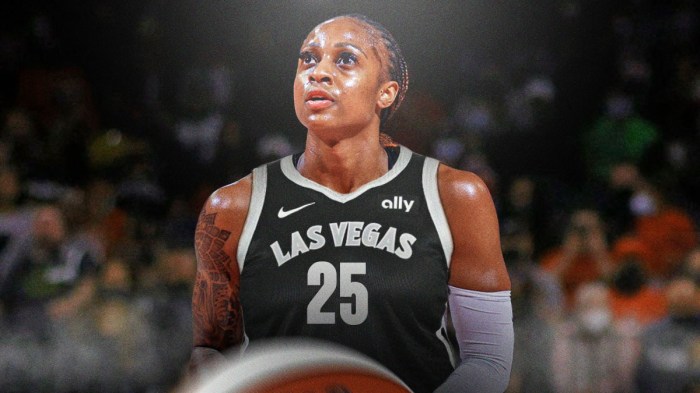 Tiffany Mitchell wearing Aces #25 jersey